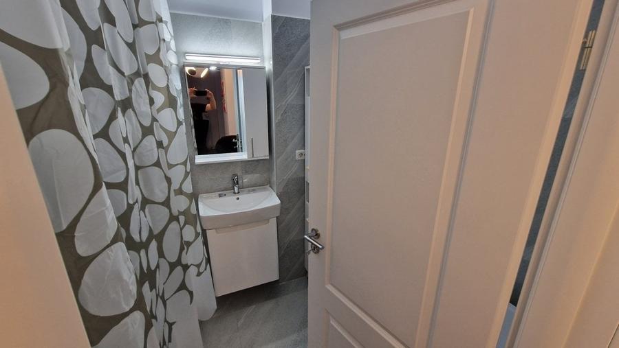 Apartament cu 2 camere decomandat, mobilat în Viilor