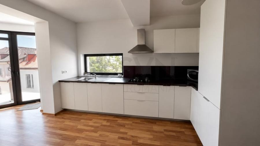Apartament cu 3 camere decomandat în Dorobanți