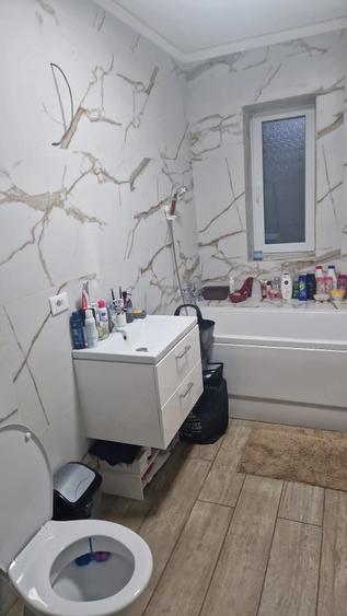 Apartament cu 3 camere decomandat în Giroc