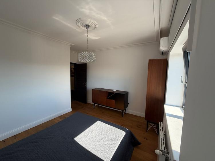 Apartament cu 4 camere decomandat în Floreasca