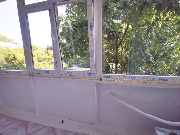 Inchiriere Gars 42mp la Veteranilor  bloc de 4 etaje langa metrou Lujerului 10 m - 6