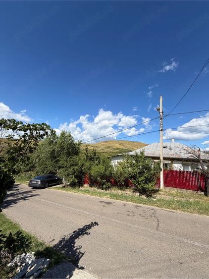 Casă cu 7 camere cu Teren 2718 Mp în Văleanca-Vilănești