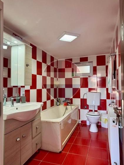 Casă individuală cu 4 camere cu Teren 658 Mp în Domnești