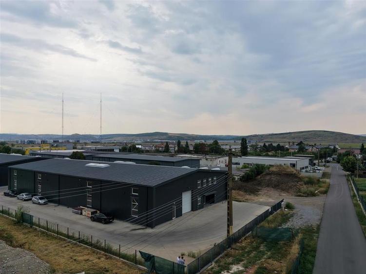 Spațiu industrial, de 1,250 mp, în Exterior Vest