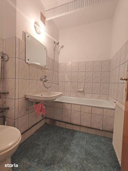 Apartament cu 2 camere semidecomandat în Craiovei