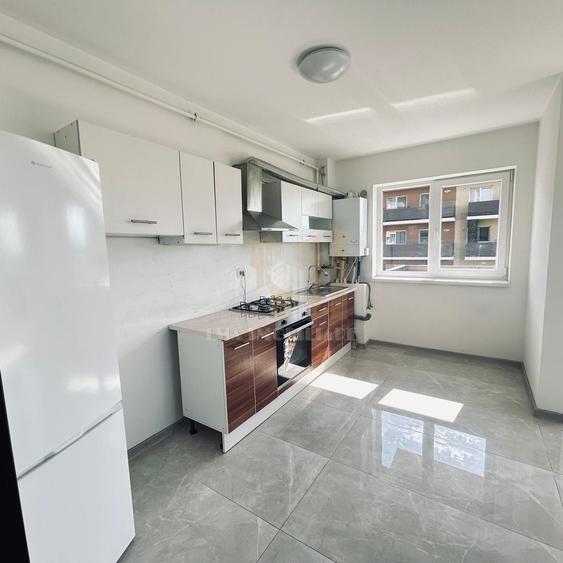 Apartament cu 3 camere decomandat, mobilat în Sânpetru