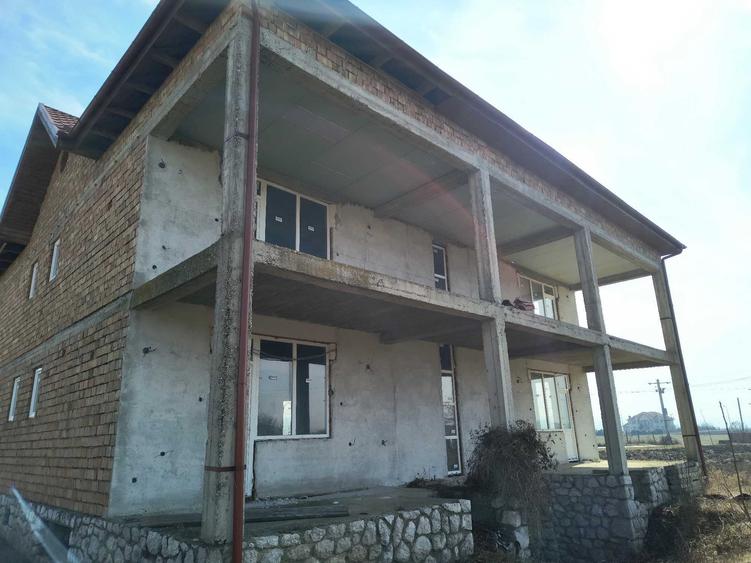 Casă cu 4 camere în Central