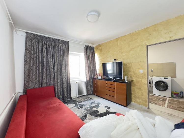 Apartament cu 2 camere nedecomandat, mobilat în Unirii