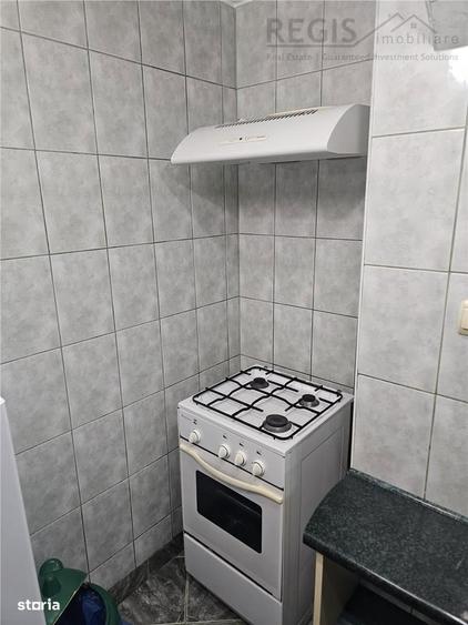 Apartament cu 2 camere, mobilat în Est