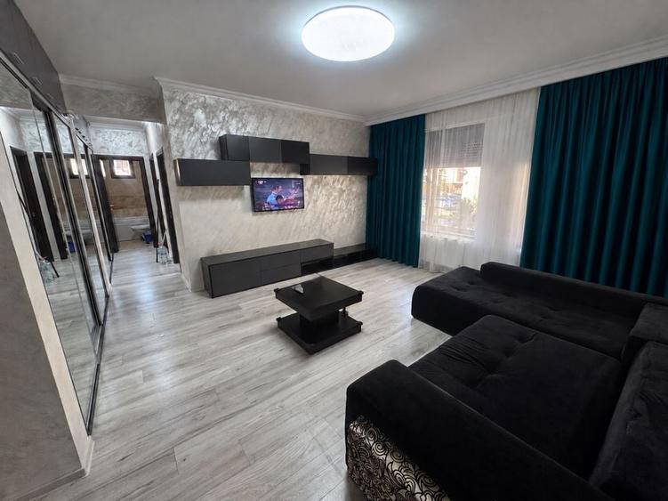 Apartament cu 2 camere decomandat în Palazu Mare