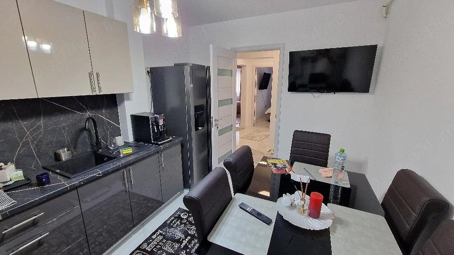 Apartament cu 3 camere decomandat în Dacia