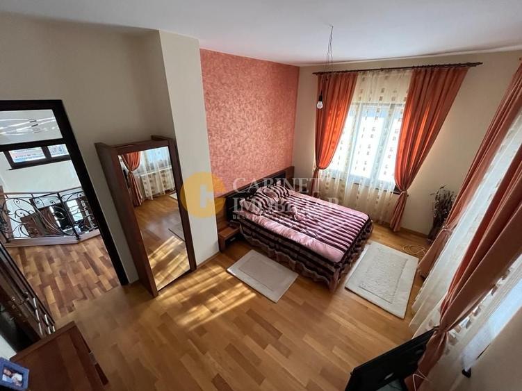 Casă individuală cu 6 camere decomandat cu Canalizare în Galata
