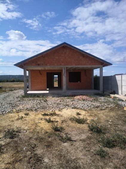 Casă cu 3 camere în Oșorhei