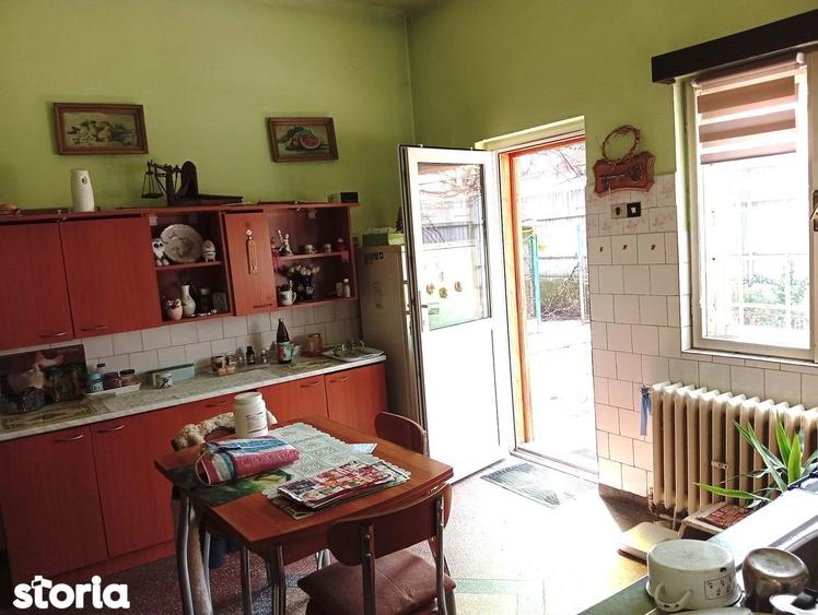 Casă cu 3 camere cu Teren 370 Mp în Funcționarilor