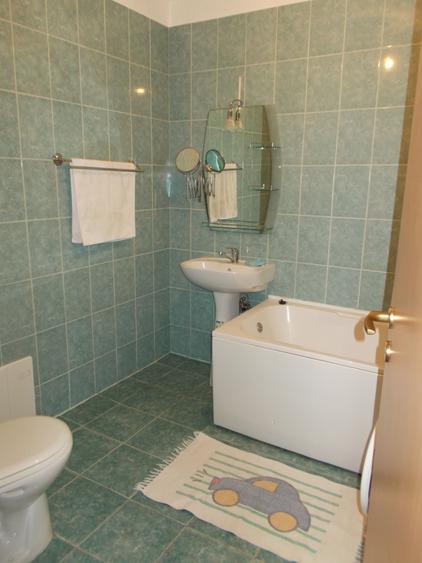 Apartament cu 2 camere decomandat în Florești