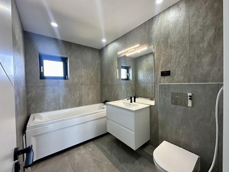 Casă individuală cu 3 camere cu Canalizare în Domnești