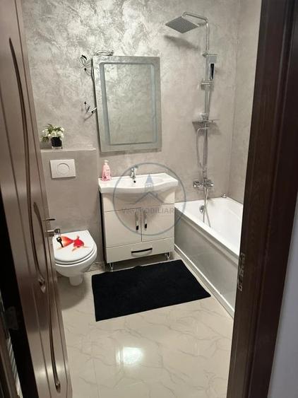 Apartament cu 2 camere decomandat în Decebal