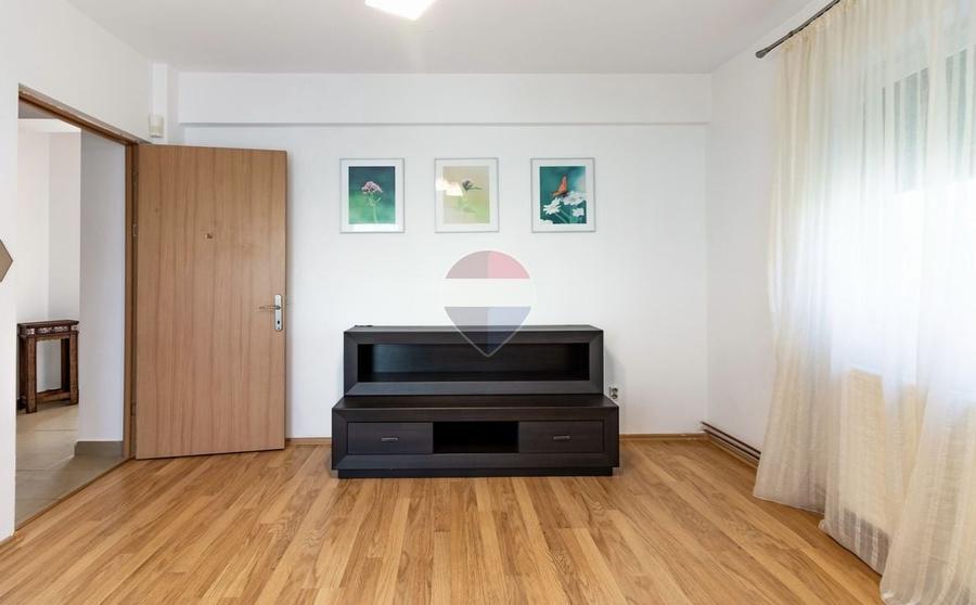 Casă individuală cu 6 camere cu Teren 238 Mp în Corbeanca