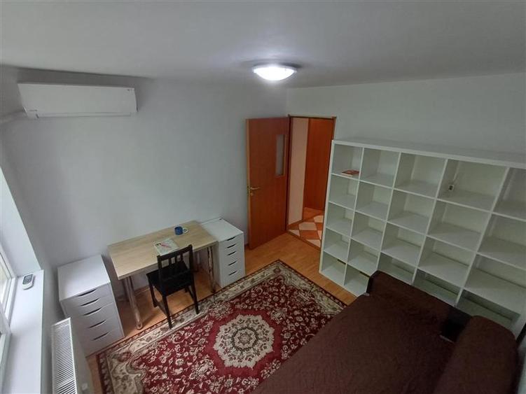 Apartament cu 3 camere decomandat, mobilat în Berceni