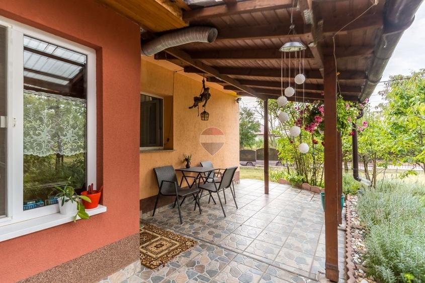 Casă individuală cu 5 camere cu Teren 700 Mp în Galata