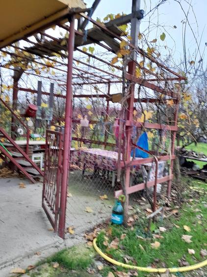Casă cu 3 camere cu Teren 15000 Mp în Bărcănești