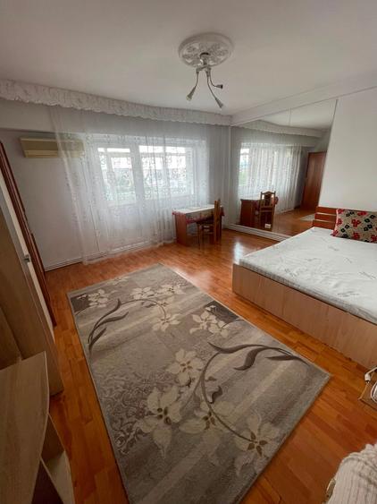 Garsonieră decomandată în Gară