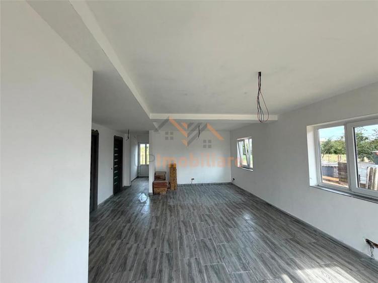 Casă cu 4 camere cu Teren 1439 Mp în Inand