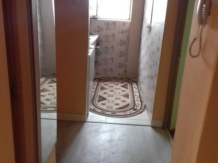 Apartament cu 3 camere decomandat, mobilat în Valea Rosie