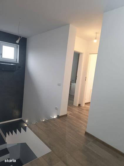Casă cu 5 camere cu Teren 500 Mp în Borș