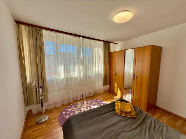 Apartament cu 2 camere semidecomandat, mobilat în P-ța Universității