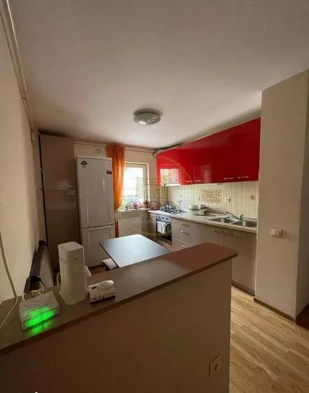 Apartament cu 2 camere decomandat, mobilat în Tractorul
