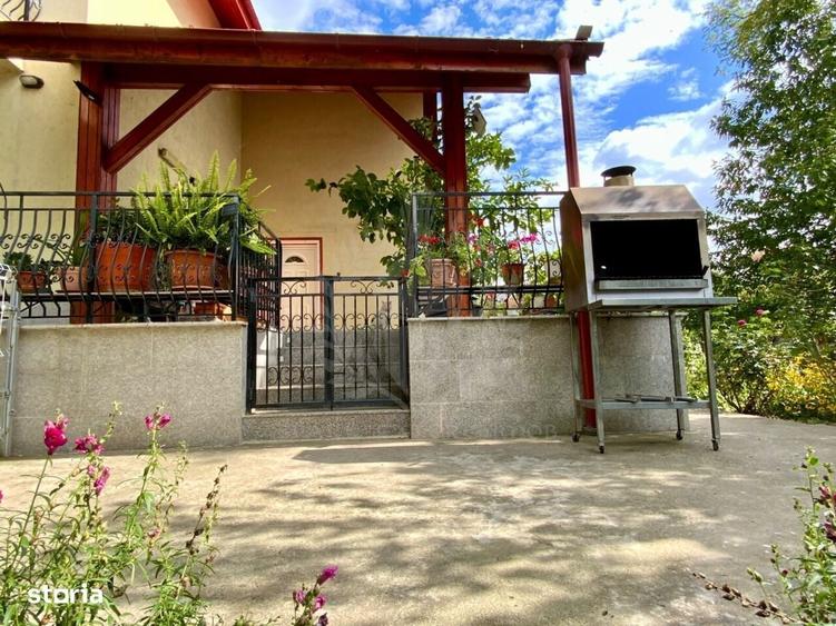 Casă cu 4 camere decomandat în Central