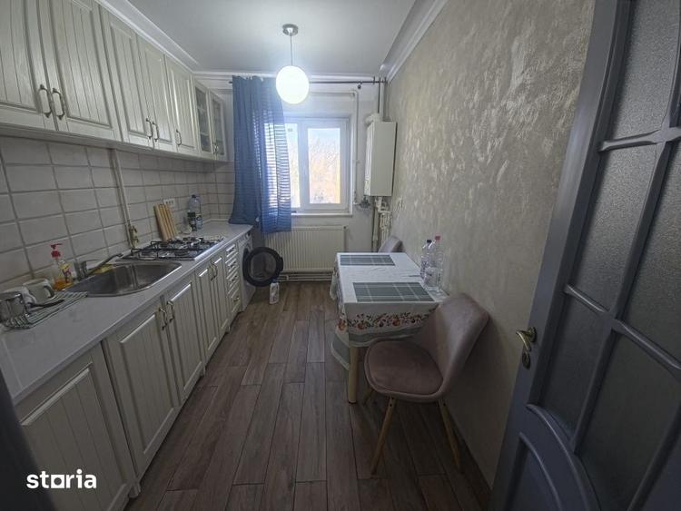 Apartament cu 2 camere decomandat în CET