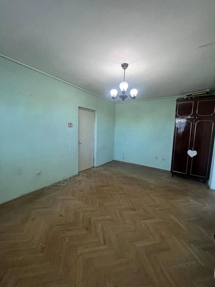 Apartament cu 2 camere semidecomandat în Tomis III
