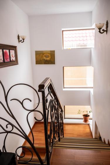 Casă individuală cu 4 camere cu Teren 400 Mp în Sud
