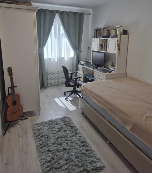 Apartament cu 3 camere decomandat în Lotrioara