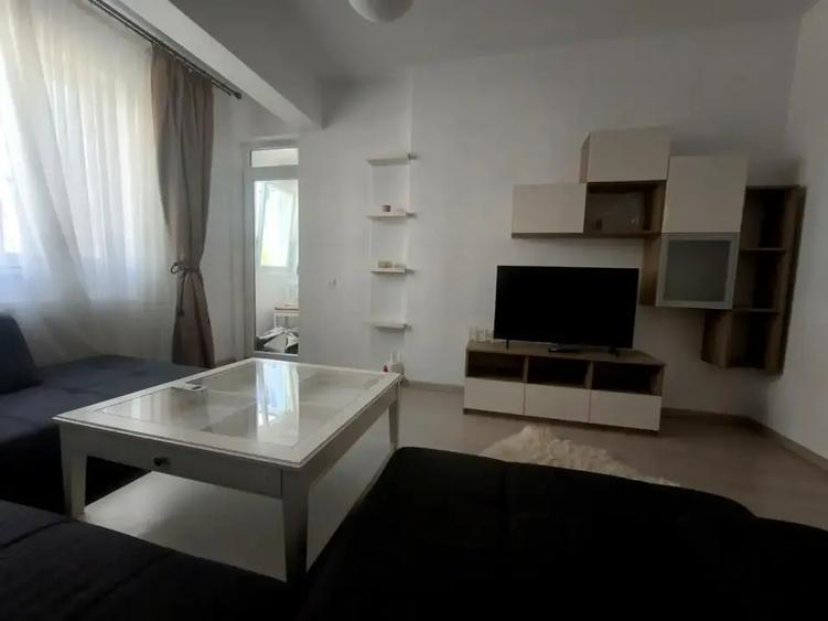 Apartament cu 3 camere decomandat, mobilat în Theodor Pallady