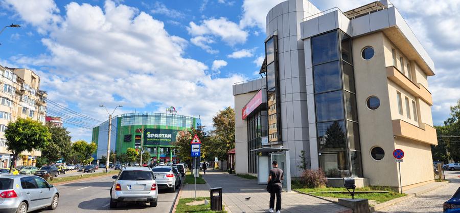 Spațiu comercial, de 734 mp, în Central