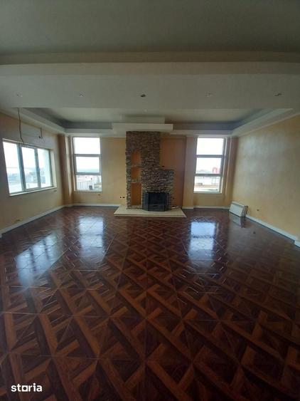 Apartament cu 4 camere în Central