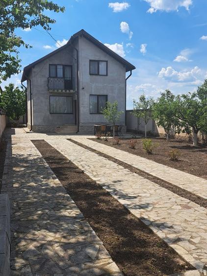 Casă cu 4 camere în Poroschia