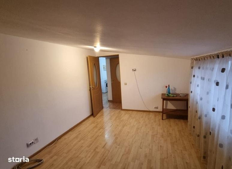 Apartament cu 2 camere decomandat în Nicolina