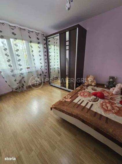 Apartament cu 2 camere semidecomandat în Podu Roș