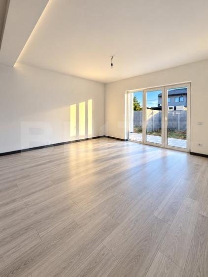 Duplex cu 3 camere cu Canalizare în Dumbrăvița