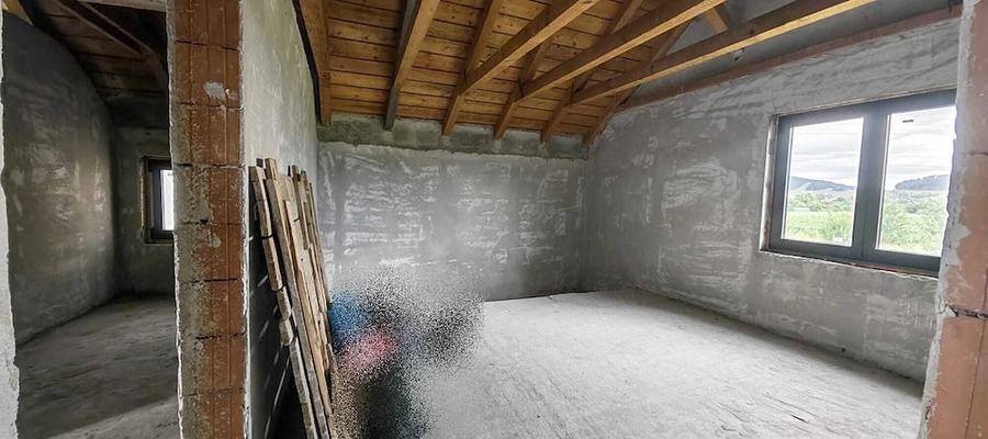 Casă cu 4 camere cu Teren 730 Mp în Sânpetru