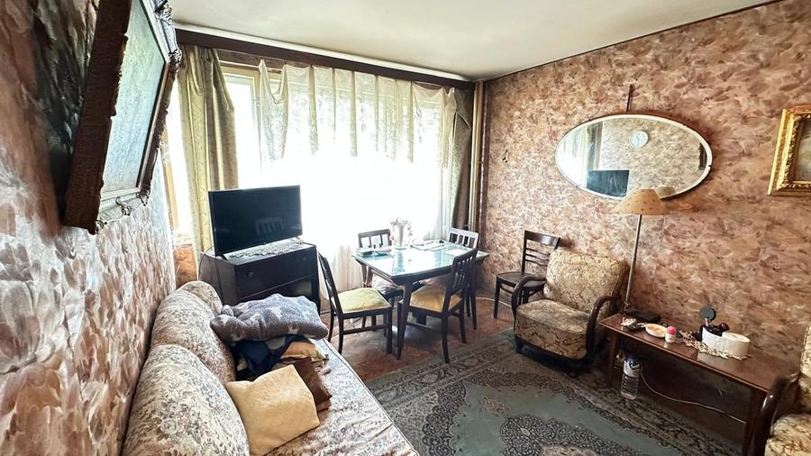 Apartament cu 3 camere semidecomandat în Mihai Bravu
