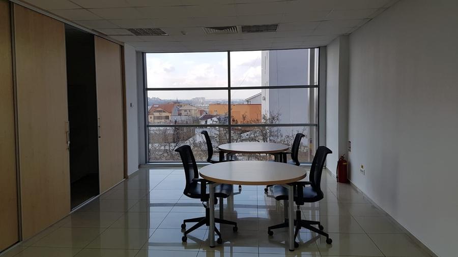Spațiu comercial, de 241 mp, în Central