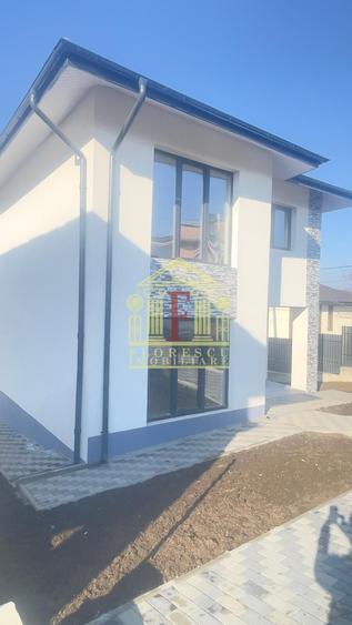 Casă individuală cu 4 camere cu Canalizare în Bucium
