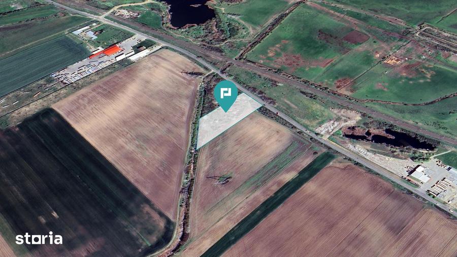 Teren de 10000 mp, în Nord