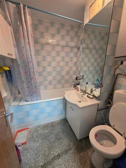 Apartament cu 3 camere decomandat în Tineretului