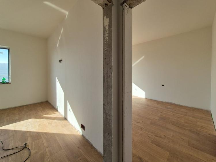 Duplex cu 4 camere cu Canalizare în Chinteni